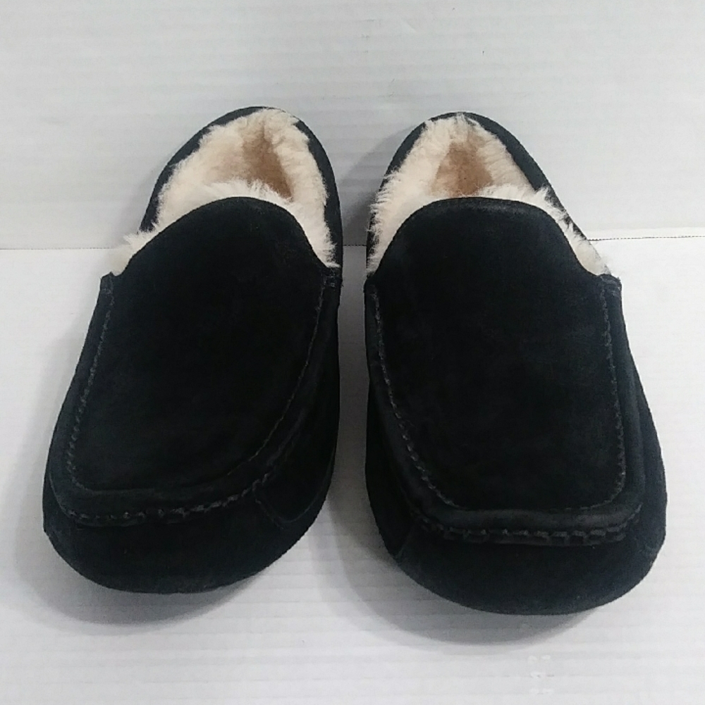 UGG Australia Men's Black Slip-On Slippers with Cozy Fleece Lining Size 11 *EUC*